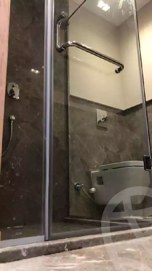 https://aqarmap.com.eg/ar/listing/5840665-for-sale-cairo-new-cairo-compounds-mountain-view-hyde-park