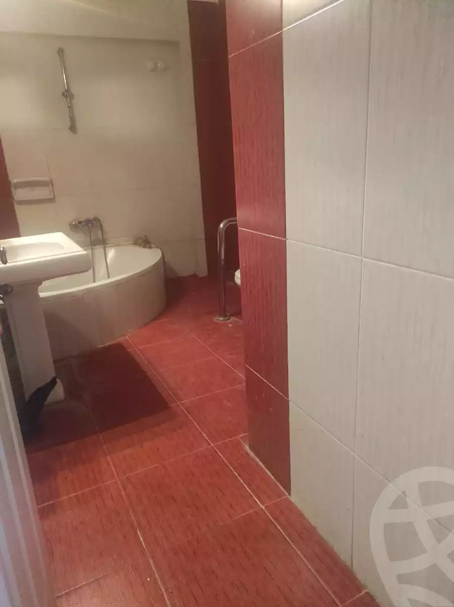 https://aqarmap.com.eg/ar/listing/5841368-for-rent-alexandria-smouha-acid-city