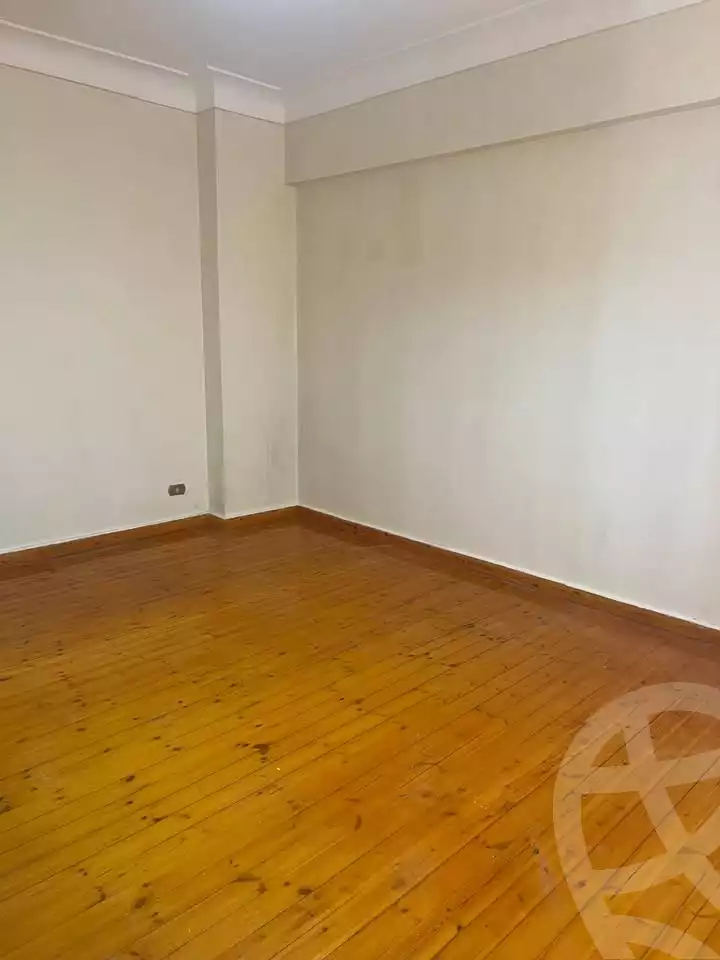 https://aqarmap.com.eg/ar/listing/5845908-for-rent-alexandria-glim-shr-bw-qyr-tryq-lhry