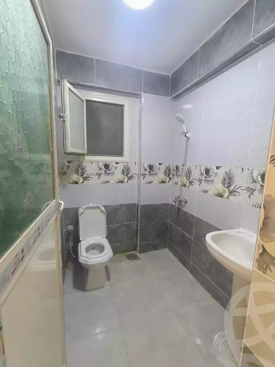 https://aqarmap.com.eg/ar/listing/5852194-for-sale-alexandria-l-jmy-lbytsh-ibrahim-othman-st