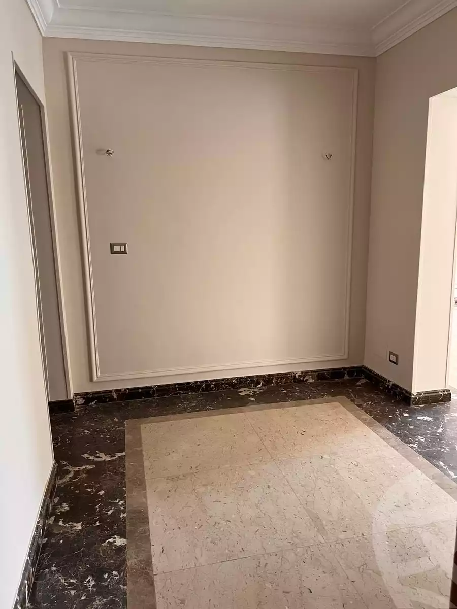 https://aqarmap.com.eg/en/listing/5856395-for-sale-cairo-new-cairo-lrhb-city-phase-8