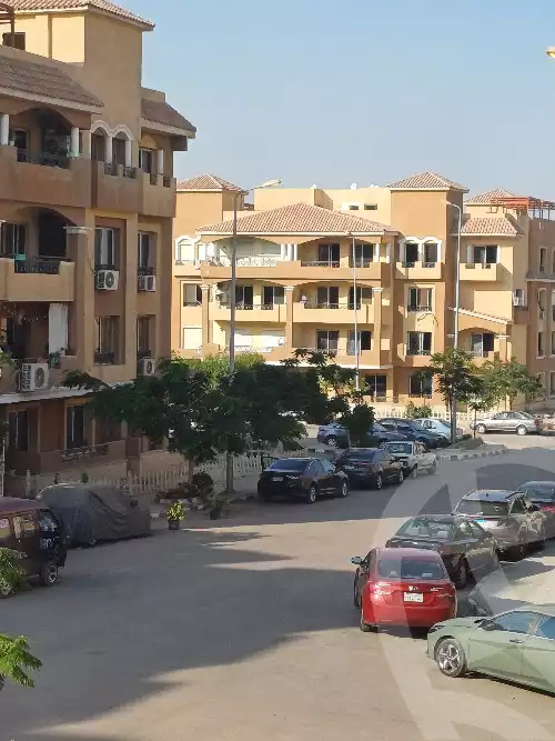 https://aqarmap.com.eg/en/listing/5856528-for-sale-cairo-el-sheikh-zayed-city-compounds-el-khamayel