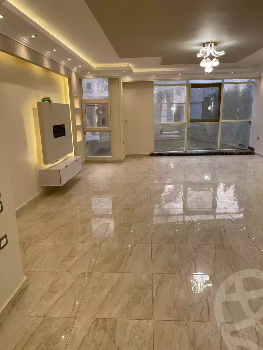https://aqarmap.com.eg/en/listing/5861898-for-rent-cairo-new-cairo-compounds-royal-lagoon