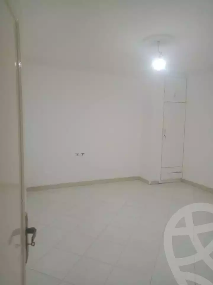 https://aqarmap.com.eg/ar/listing/5868892-for-rent-cairo-mokattam-lhdb-l-ly-shareaa-9