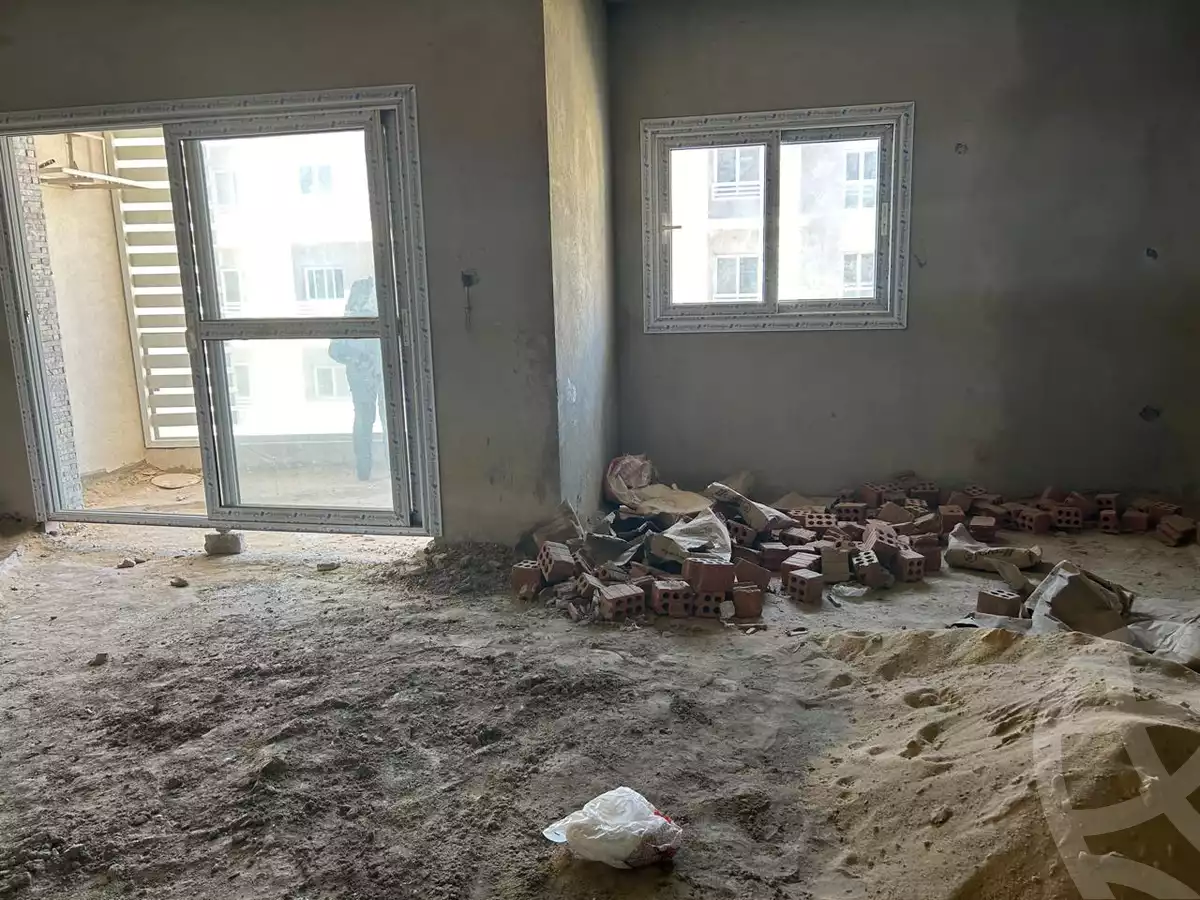 https://aqarmap.com.eg/en/listing/5869259-for-sale-cairo-el-sheikh-zayed-city-compounds-el-khamayel