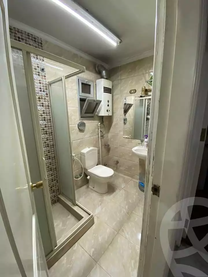 https://aqarmap.com.eg/en/listing/5869860-for-sale-cairo-mokattam-lhdb-l-ly-shareaa-9