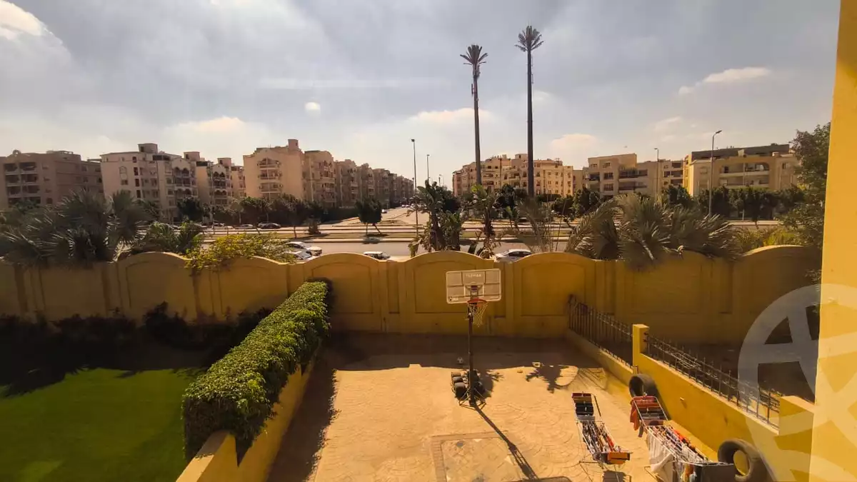 https://aqarmap.com.eg/en/listing/5870700-for-rent-cairo-new-cairo-compounds-les-rois