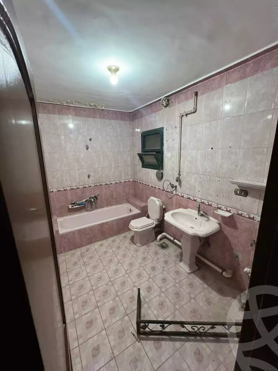 https://aqarmap.com.eg/en/listing/5873911-for-sale-cairo-helwan-helwan-el-sharkeya-mostafa-safwat-st