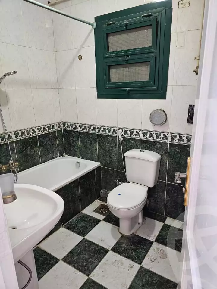 https://aqarmap.com.eg/ar/listing/5874846-for-rent-cairo-mokattam-lhdb-l-ly-shareaa-9