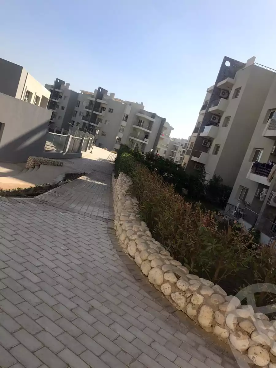 https://aqarmap.com.eg/en/listing/5876936-for-sale-cairo-el-sheikh-zayed-city-compounds-dh-drys