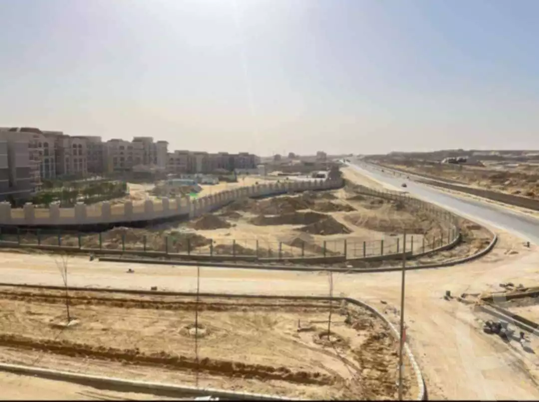 https://aqarmap.com.eg/en/listing/5877799-for-sale-cairo-new-cairo-compounds-loaloat-new-cairo