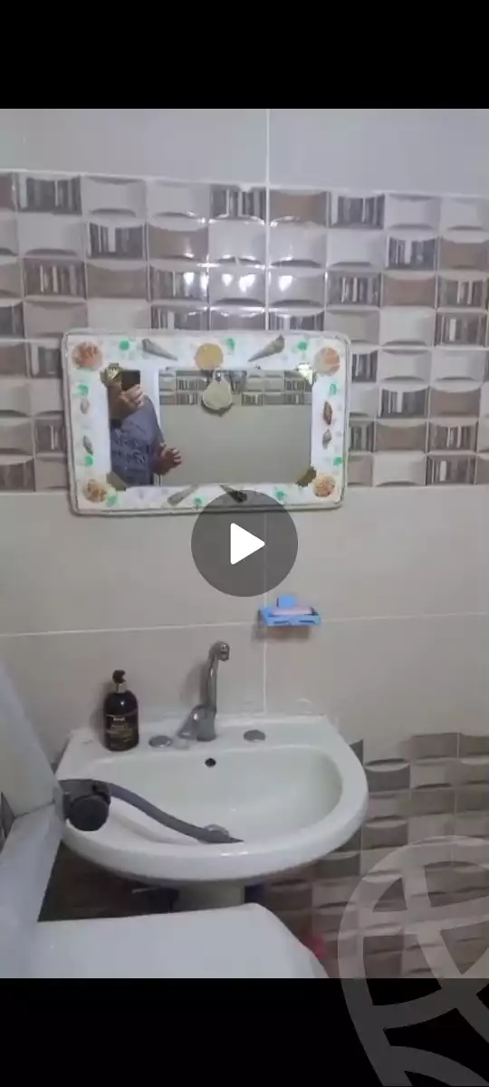https://aqarmap.com.eg/en/listing/5883111-for-sale-alexandria-l-jmy-el-kilo-21