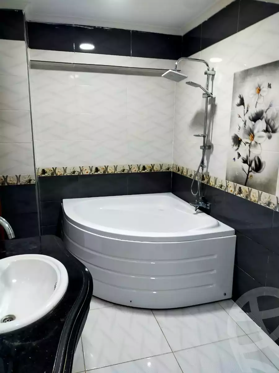 https://aqarmap.com.eg/en/listing/5886613-for-sale-cairo-6th-of-october-hadaeq-october-kmbwnd-fy-hdyq-ktwbr-abear-gardens