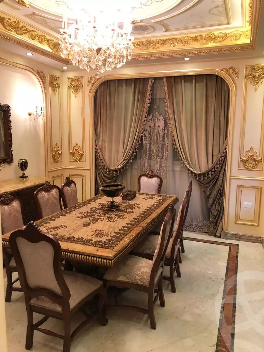 https://aqarmap.com.eg/en/listing/5888902-for-sale-cairo-el-sheikh-zayed-city-compounds-royal-city