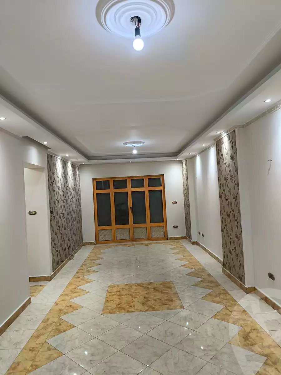 https://aqarmap.com.eg/ar/listing/5895609-for-rent-cairo-mokattam-lhdb-l-ly-shareaa-9