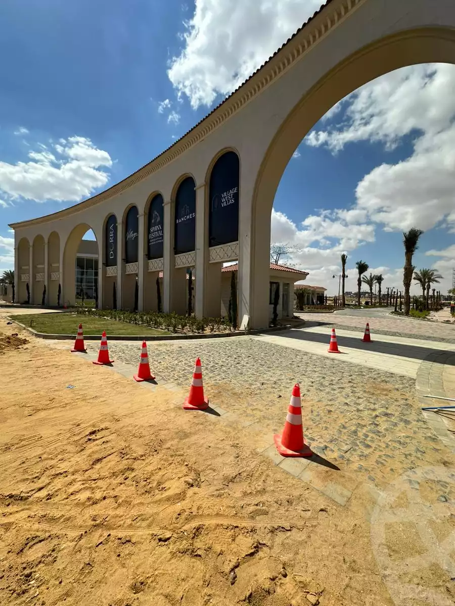https://aqarmap.com.eg/en/listing/5900926-for-sale-cairo-el-sheikh-zayed-city-compounds-kmbwnd-fyldj-wyst-dr-llttwyr