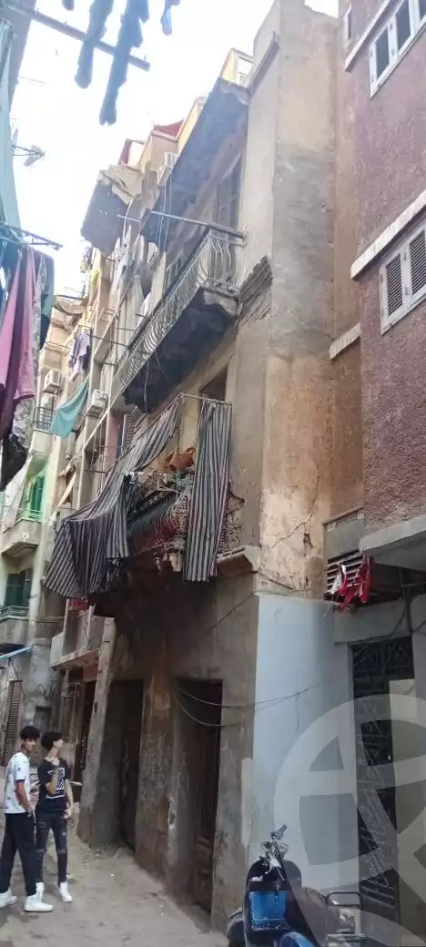 https://aqarmap.com.eg/en/listing/5904960-for-sale-cairo-downtown-el-azbakya-bab-el-bahr-st