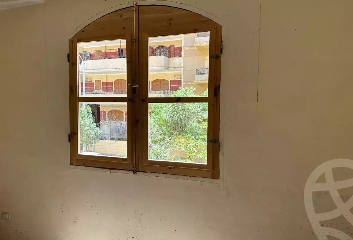 https://aqarmap.com.eg/ar/listing/5906513-for-sale-cairo-6th-of-october-el-ahyaa-neighborhood-2nd-divided-from-al-kafrawei-st