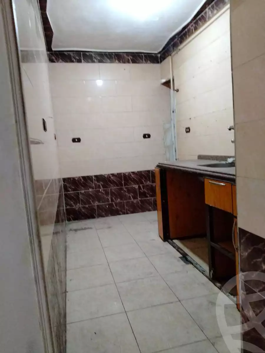 https://aqarmap.com.eg/en/listing/5908981-for-sale-alexandria-l-jmy-bw-ywsf-el-forn-st
