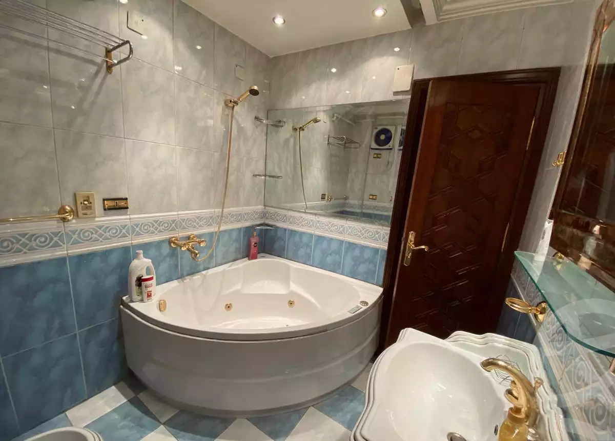 https://aqarmap.com.eg/ar/listing/5914366-for-sale-cairo-faisal-shareaa-el-malek-fasel