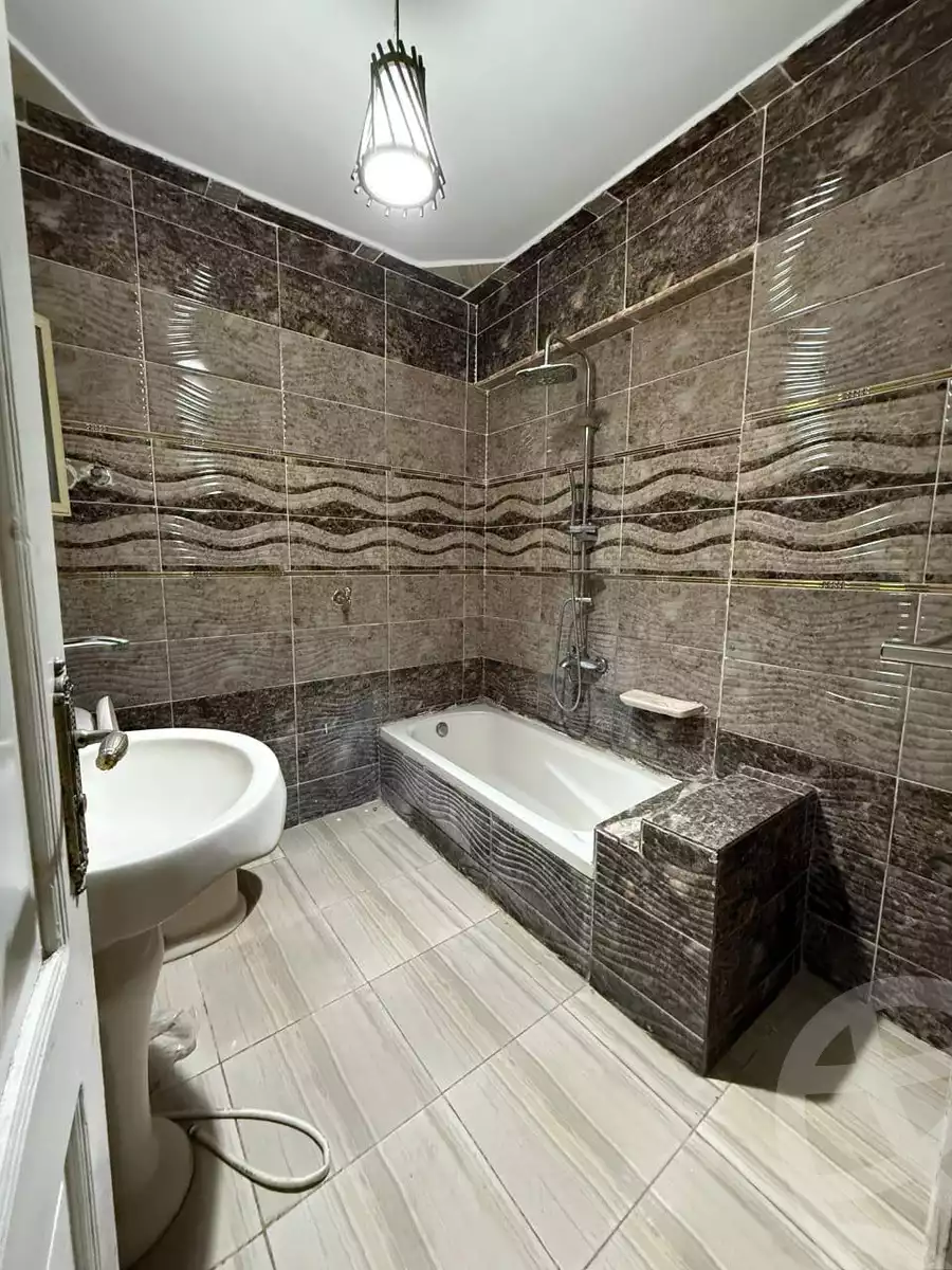 https://aqarmap.com.eg/ar/listing/5921652-for-sale-alexandria-l-jmy-lbytsh-el-zohour-st