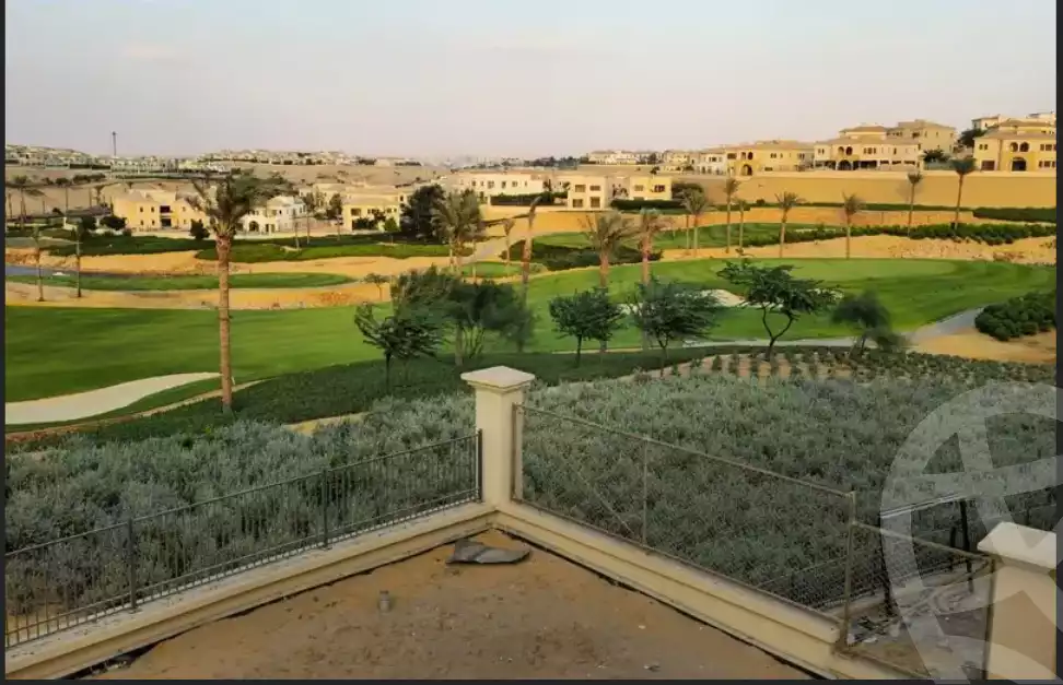 https://aqarmap.com.eg/ar/listing/5928790-for-sale-cairo-mokattam-compounds-uptown-cairo