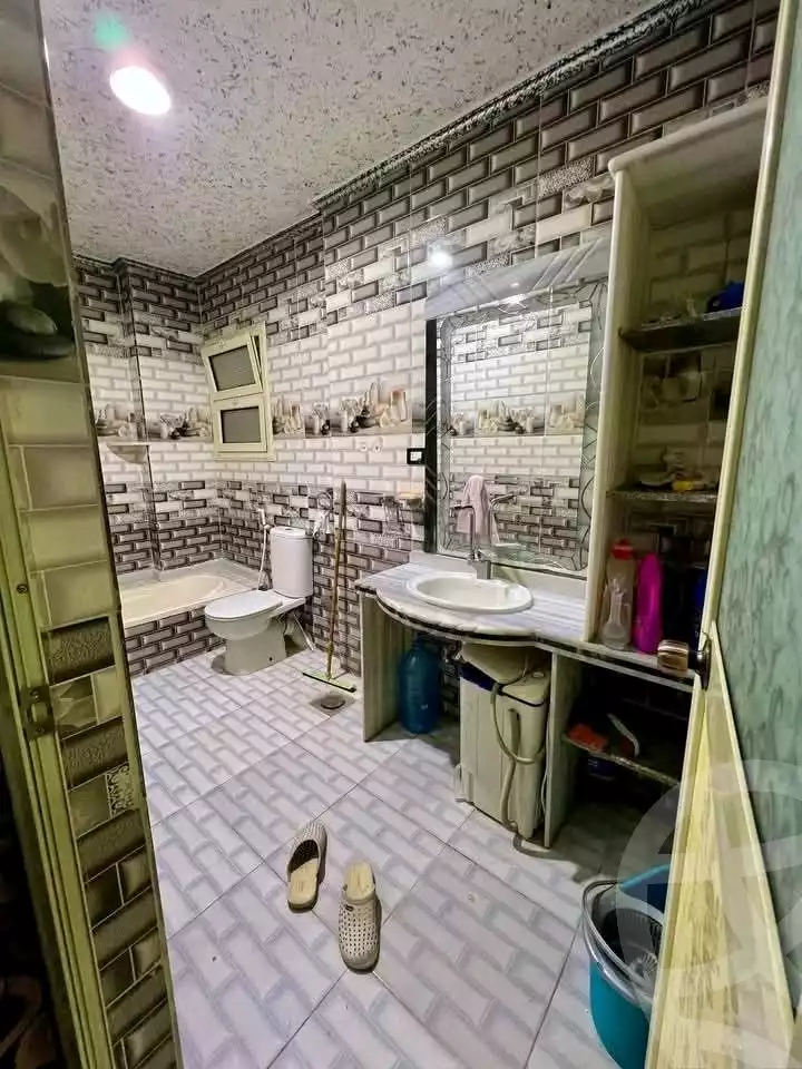https://aqarmap.com.eg/ar/listing/5928866-for-sale-alexandria-l-jmy-lbytsh-el-hay-st