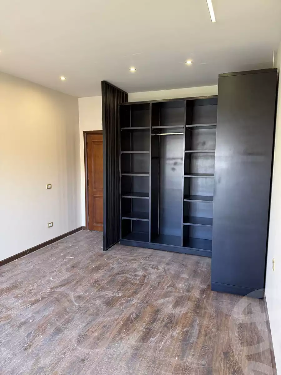 https://aqarmap.com.eg/en/listing/5932048-for-sale-cairo-new-cairo-compounds-el-patio-oro