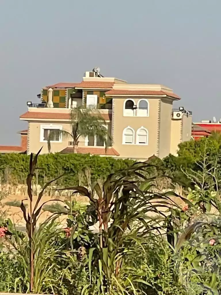 https://aqarmap.com.eg/en/listing/5936036-for-sale-cairo-el-sheikh-zayed-city-alex-cairo-desert-road-kmbwnd-fy-tryq-skndry-lshrwy