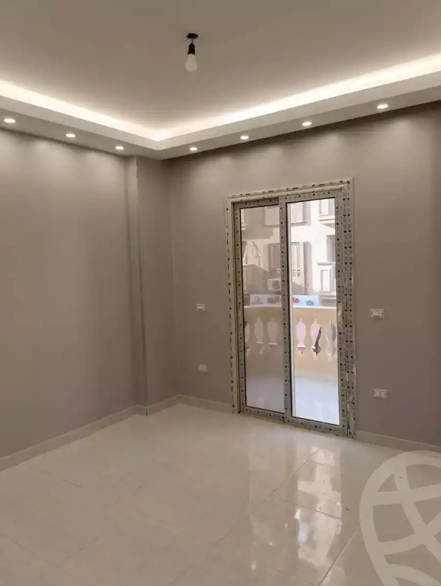 https://aqarmap.com.eg/ar/listing/5939256-for-rent-cairo-mokattam-compounds-kmbwnd-rwyl-jrdnz