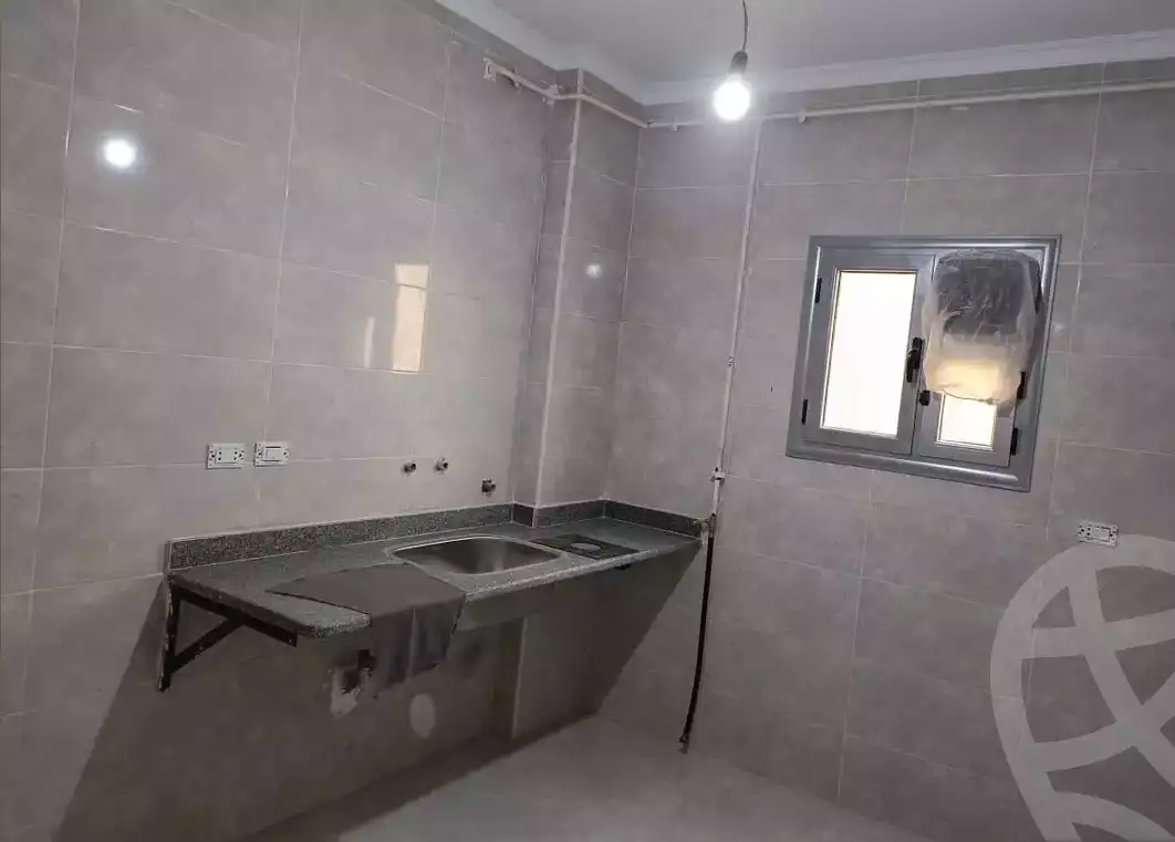 https://aqarmap.com.eg/ar/listing/5939256-for-rent-cairo-mokattam-compounds-kmbwnd-rwyl-jrdnz