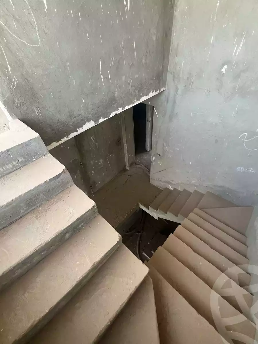 https://aqarmap.com.eg/en/listing/5939697-for-sale-cairo-el-sheikh-zayed-city-compounds-kmbwnd-wyst-twn-swdyk
