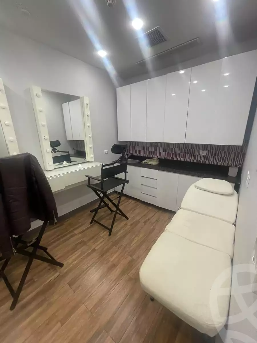https://aqarmap.com.eg/en/listing/5940902-for-sale-cairo-el-sheikh-zayed-city-compounds-beverly-hills