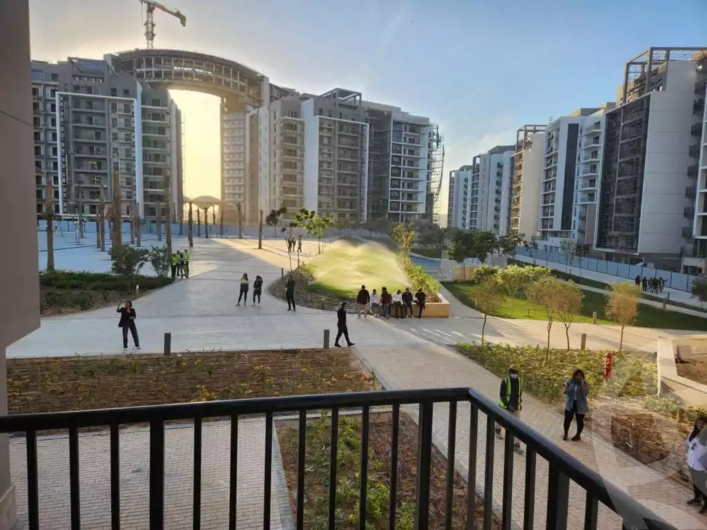 https://aqarmap.com.eg/ar/listing/5943838-for-sale-cairo-el-sheikh-zayed-city-compounds-zyd-wr-llttwyr-park-towers-zed-el-sheikh-zayed-compound