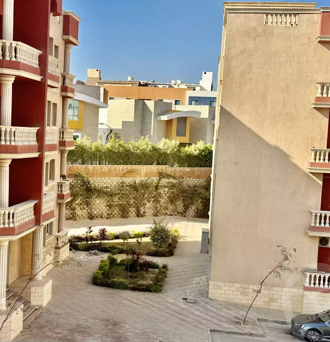 https://aqarmap.com.eg/en/listing/5948319-for-sale-cairo-el-shorouk-compounds-life-view