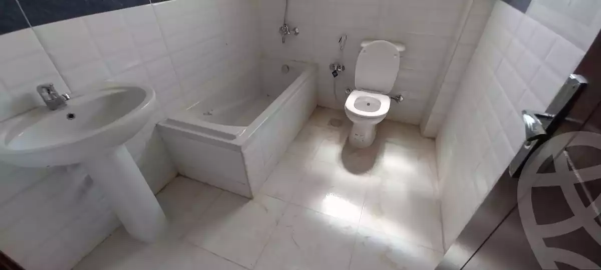 https://aqarmap.com.eg/en/listing/5948377-for-rent-cairo-mokattam-el-hadabah-el-wosta-el-mantaqa-el-olaa-baron-school-street