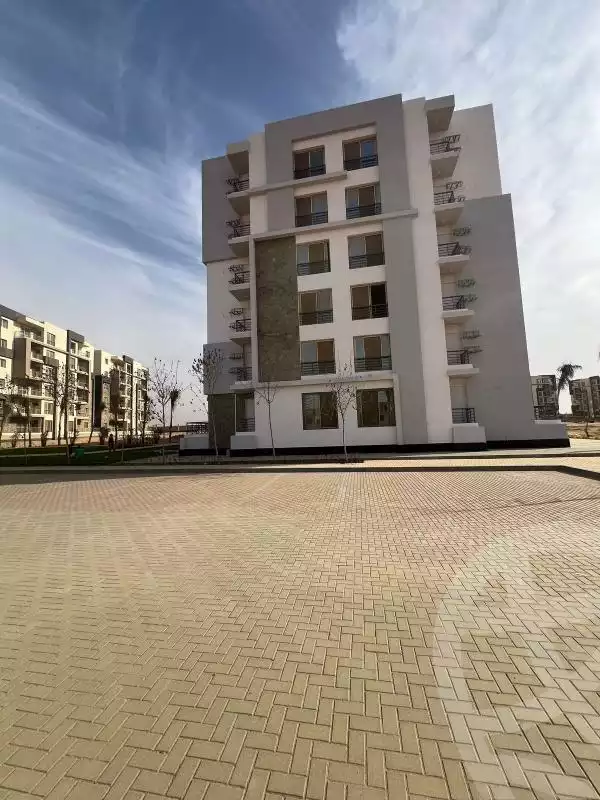 https://aqarmap.com.eg/en/listing/5948552-for-sale-cairo-el-sheikh-zayed-city-lshykh-zyd-ljdyd-west-view-residence-hdp