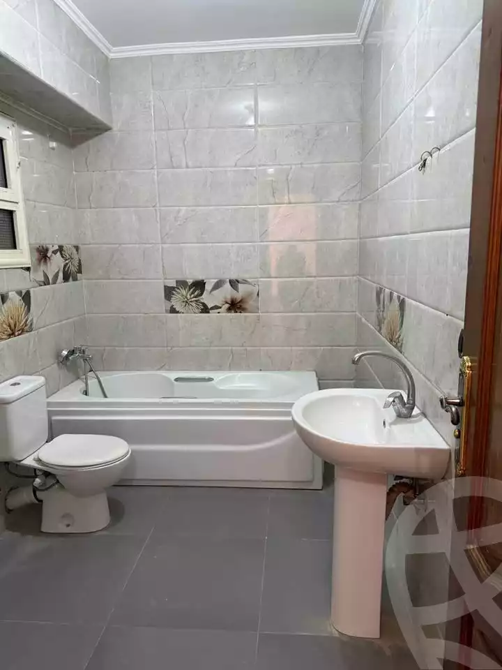 https://aqarmap.com.eg/en/listing/5953279-for-rent-cairo-mokattam-el-hadabah-el-wosta-rd-lmbhth