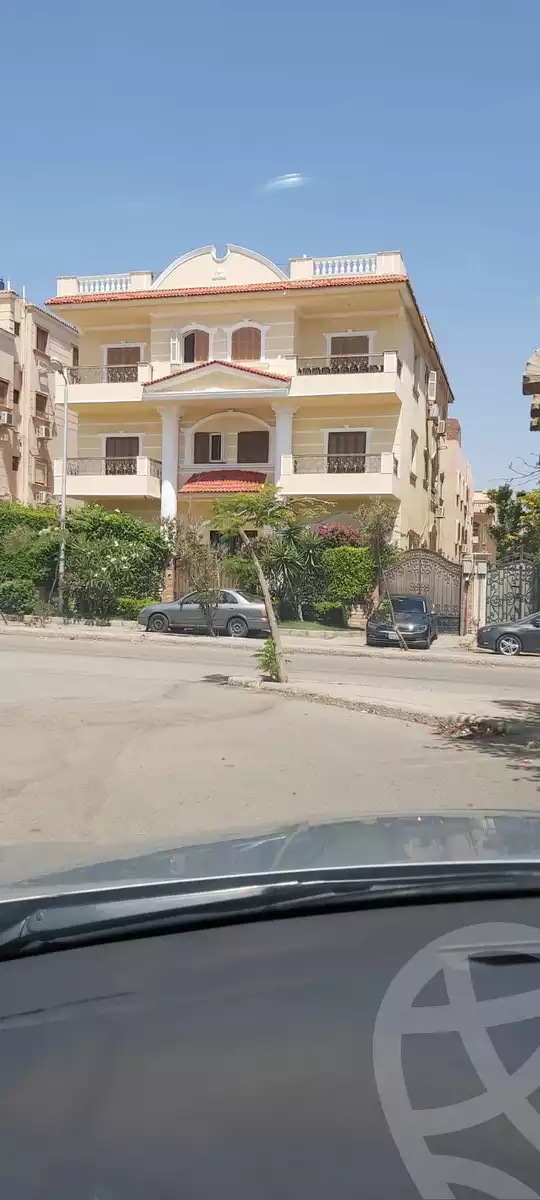 https://aqarmap.com.eg/ar/listing/5953887-for-sale-cairo-new-cairo-el-ahyaa-first-neighborhood-street-1
