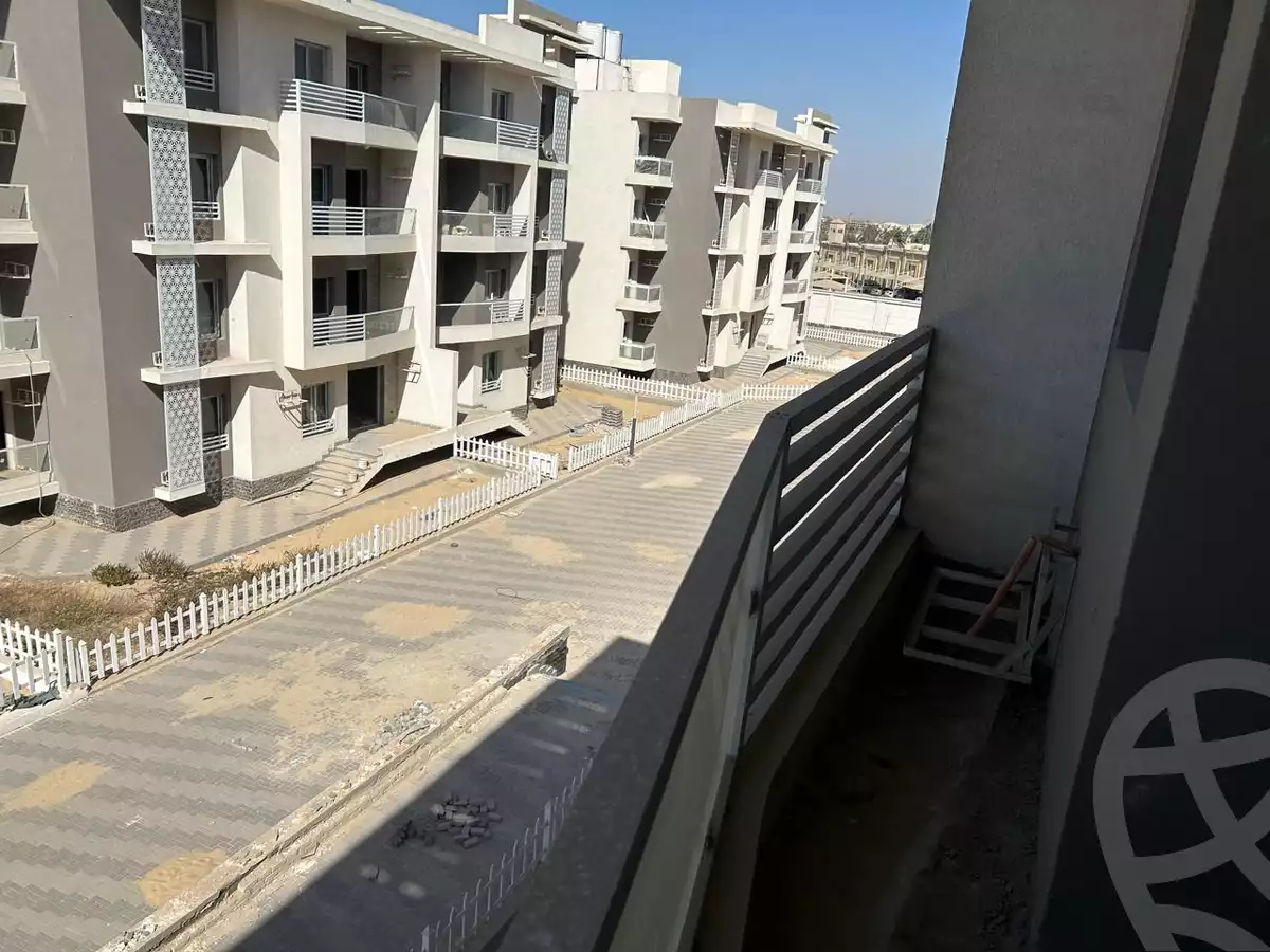 https://aqarmap.com.eg/en/listing/5958355-for-sale-cairo-el-sheikh-zayed-city-compounds-el-khamayel