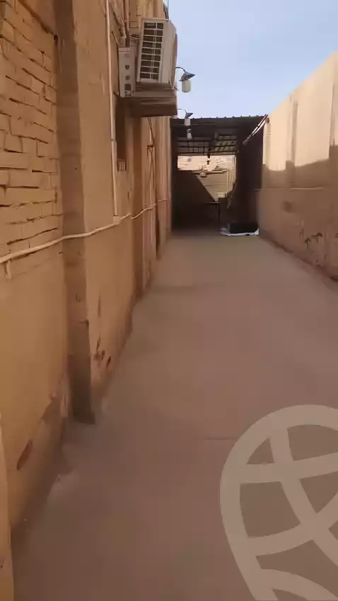 https://aqarmap.com.eg/ar/listing/5961177-for-sale-cairo-el-sheikh-zayed-city-alex-cairo-desert-road-smart-village-y-r-sy-byzns-brk-sfrykw-llstthmr-l-qry