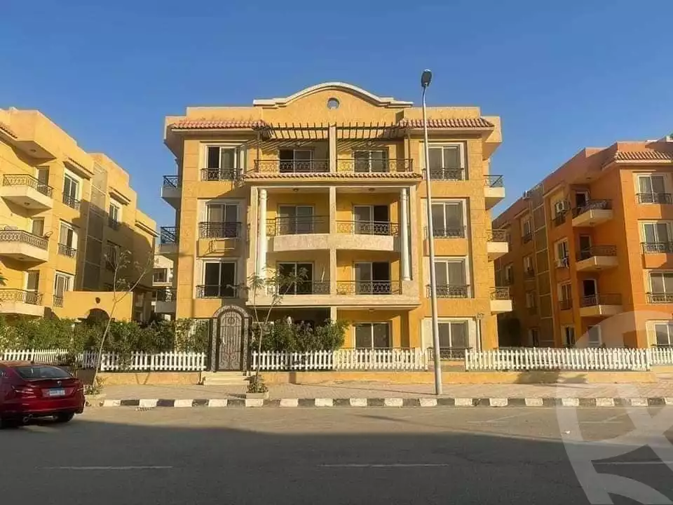 https://aqarmap.com.eg/ar/listing/5967700-for-sale-cairo-el-sheikh-zayed-city-compounds-el-khamayel