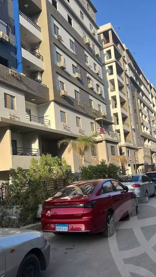 https://aqarmap.com.eg/en/listing/5969710-for-sale-cairo-mokattam-el-hadabah-el-wosta-compounds-vittoria-compound-seven-stars