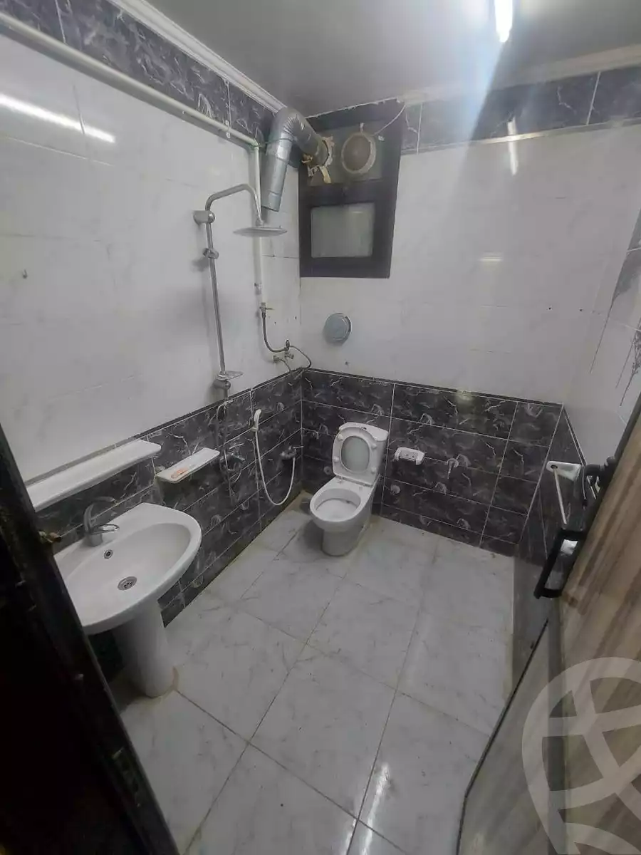 https://aqarmap.com.eg/en/listing/5972995-for-sale-cairo-helwan-helwan-el-sharkeya-mostafa-safwat-st