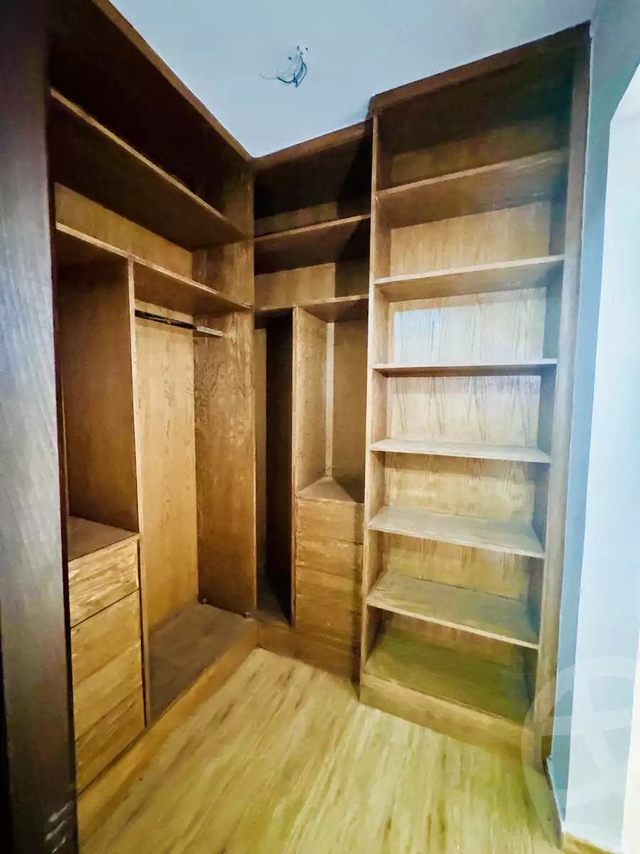 https://aqarmap.com.eg/en/listing/5974693-for-sale-cairo-el-sheikh-zayed-city-compounds-el-khamayel