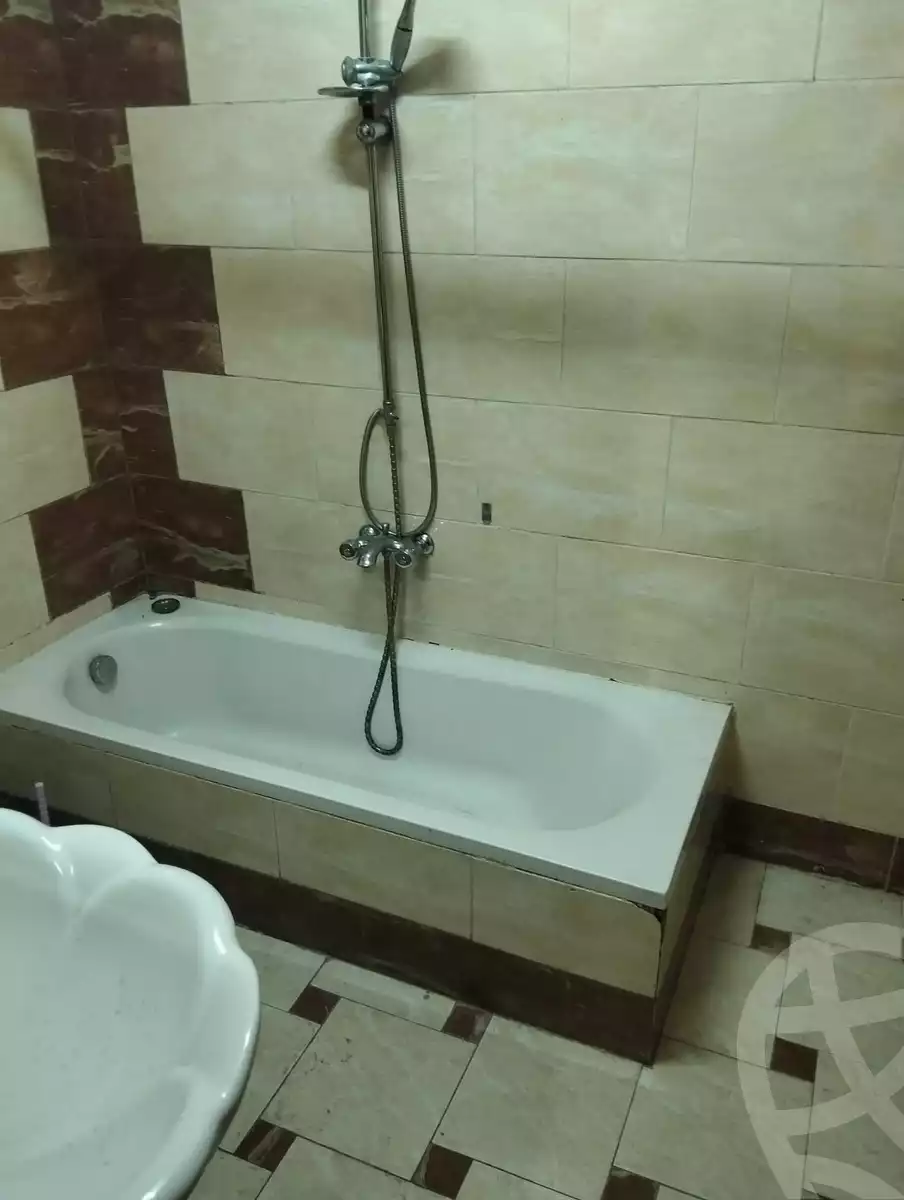 https://aqarmap.com.eg/en/listing/5976011-for-rent-cairo-mokattam-lhdb-l-ly-shareaa-9