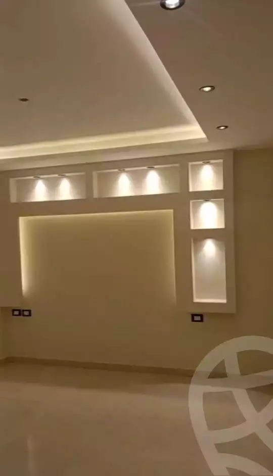 https://aqarmap.com.eg/ar/listing/5978772-for-rent-cairo-mokattam-compounds-kmbwnd-jwldn-jyts