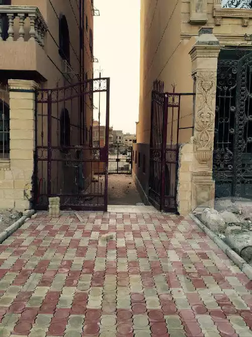 https://aqarmap.com.eg/en/listing/5706904-for-sale-cairo-new-cairo-compounds-kmbwnd-ldf-lwtny