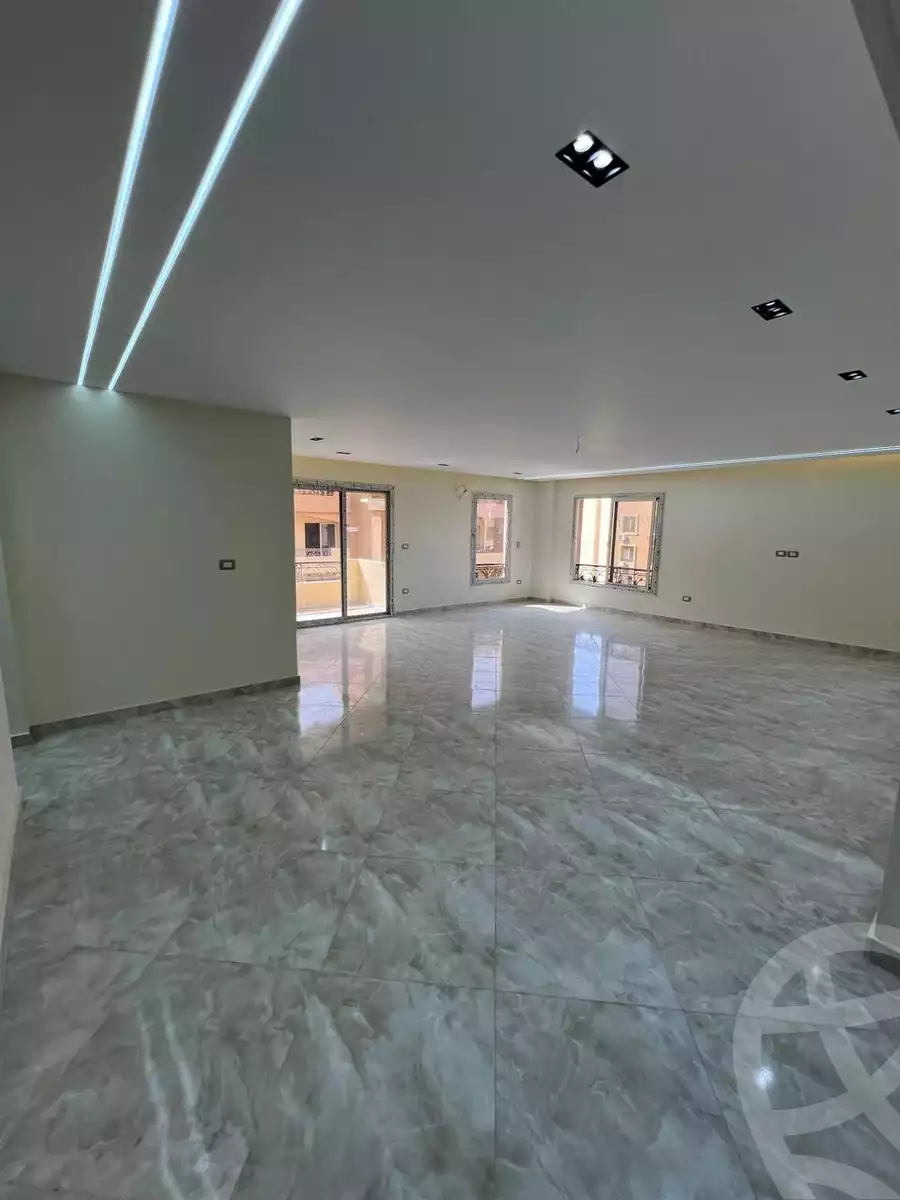 https://aqarmap.com.eg/ar/listing/5980878-for-sale-cairo-el-sheikh-zayed-city-compounds-el-khamayel