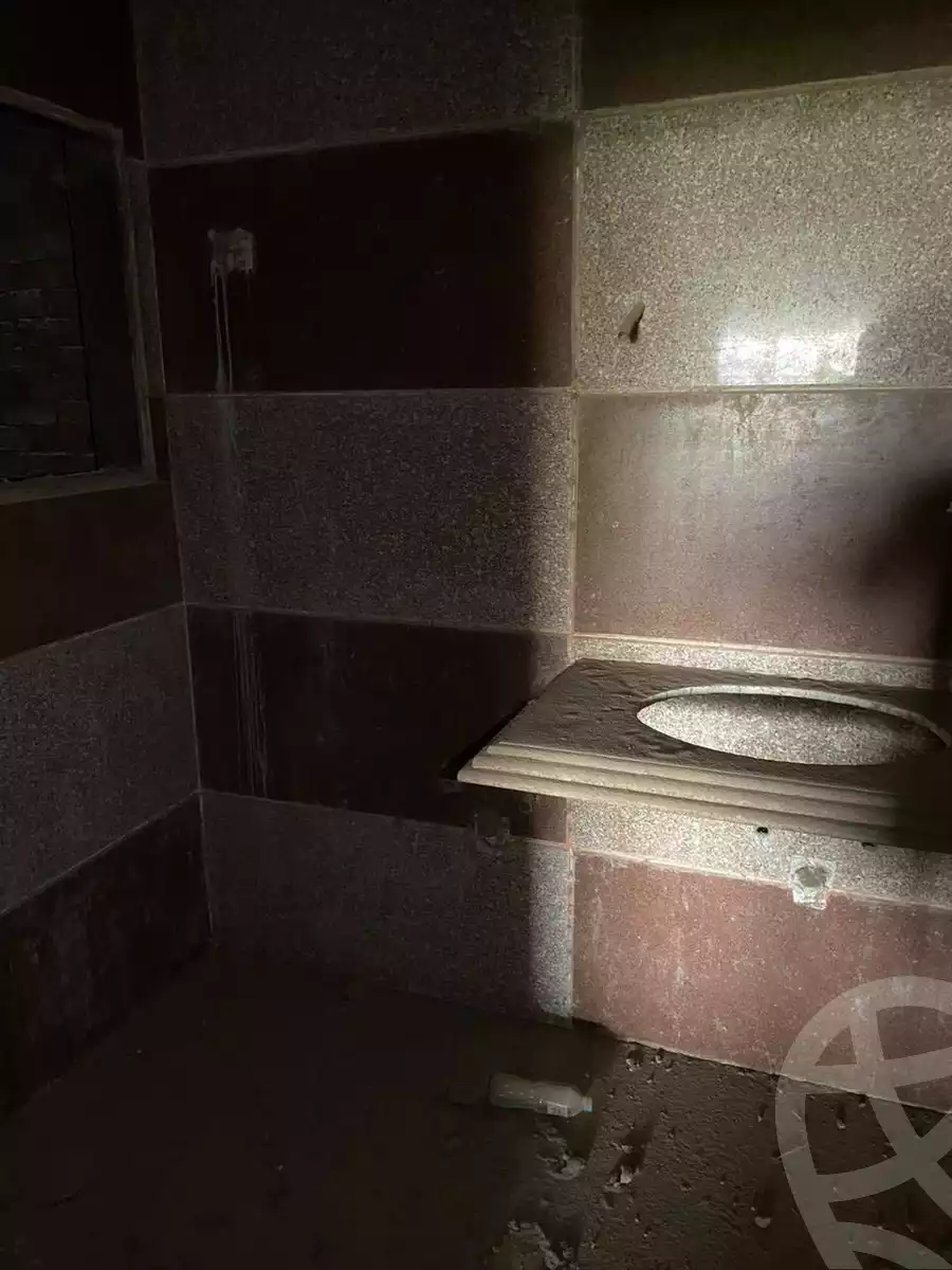 https://aqarmap.com.eg/en/listing/5993002-for-sale-qalyubia-shubra-el-khaima-shubra-el-khaima-city-ismailia-canal-st